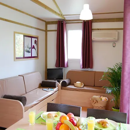 Chalet Detached With Dishwasher On The Banks Of The Lot