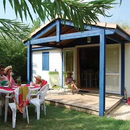 Detached With Dishwasher On The Banks Of The Lot Chalet