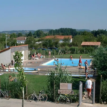 Chalet Detached With Dishwasher On The Banks Of The Lot Castelmoron-sur-Lot