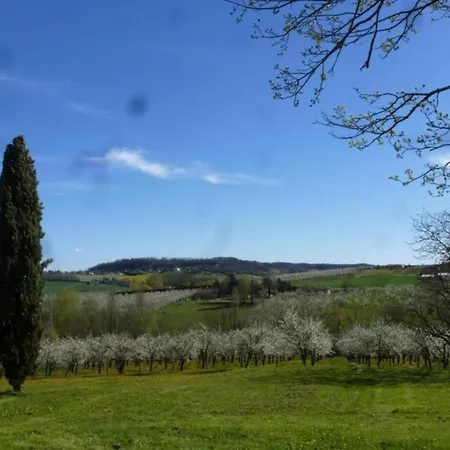In France With Garden Terrace Prázdninový dům